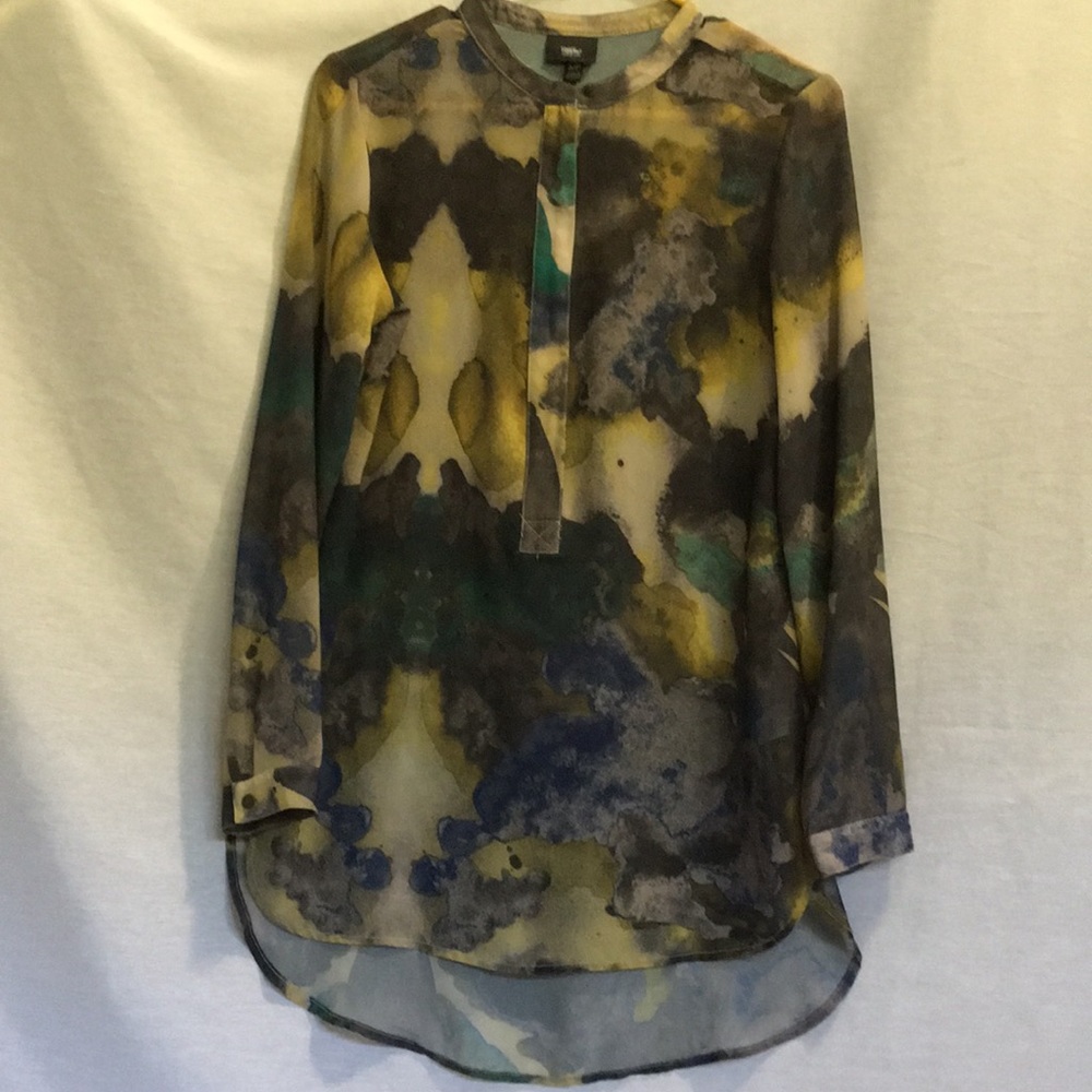 Mossimo round neck with zipper in front